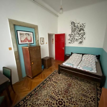 Kaleidoszkop Haz Hostel Esztergom Buitenkant foto