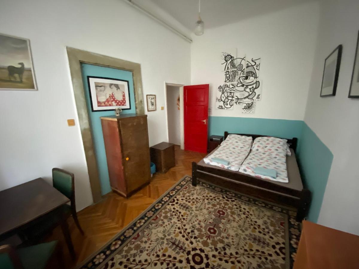 Kaleidoszkop Haz Hostel Esztergom Buitenkant foto